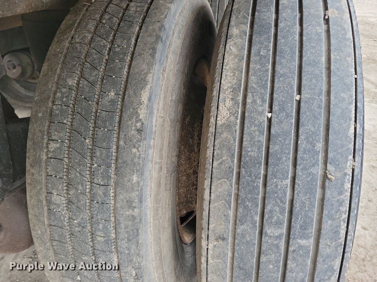 image for item DN4220 2006 Utility 3000R  refrigerated van trailer