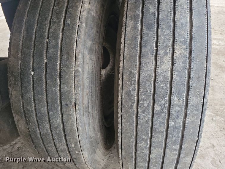 image for item DN4220 2006 Utility 3000R  refrigerated van trailer