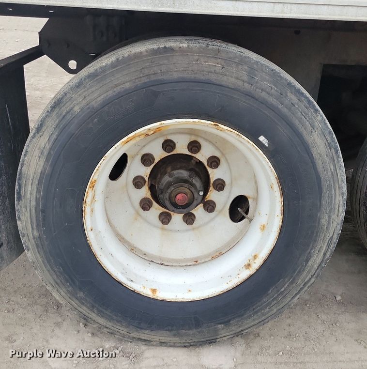 image for item DN4220 2006 Utility 3000R  refrigerated van trailer