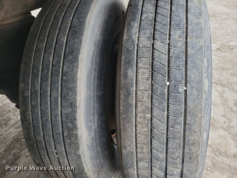 image for item DN4220 2006 Utility 3000R  refrigerated van trailer