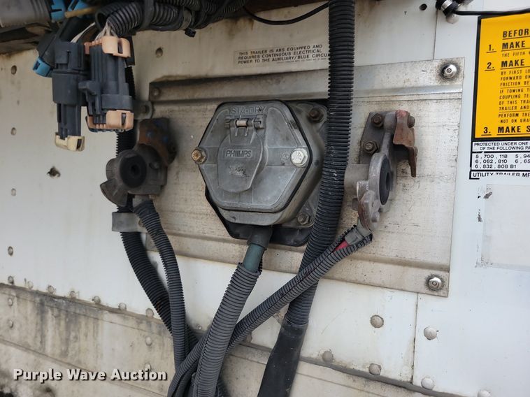 image for item DN4221 2008 Utility 3000R  refrigerated van trailer