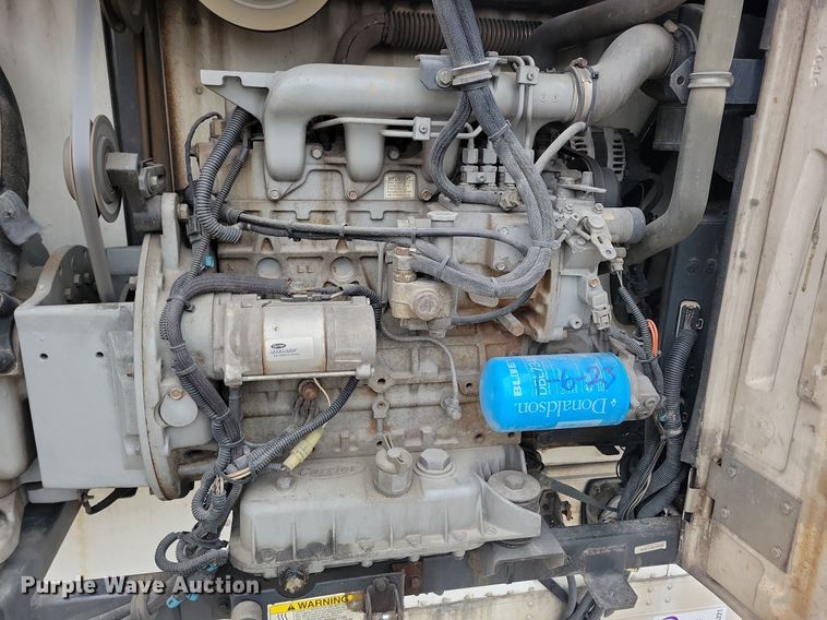 image for item DN4221 2008 Utility 3000R  refrigerated van trailer