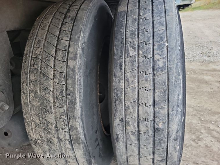 image for item DN4221 2008 Utility 3000R  refrigerated van trailer