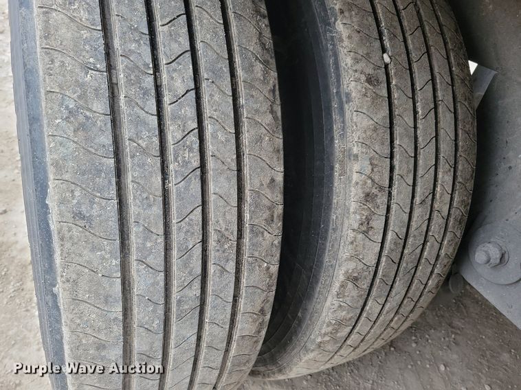 image for item DN4221 2008 Utility 3000R  refrigerated van trailer