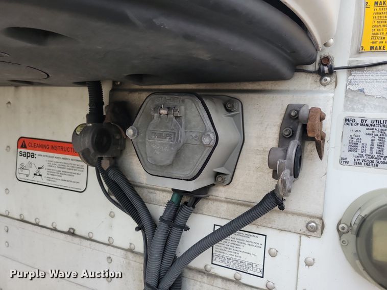 image for item DN4222 2016 Utility 3000R  refrigerated van trailer