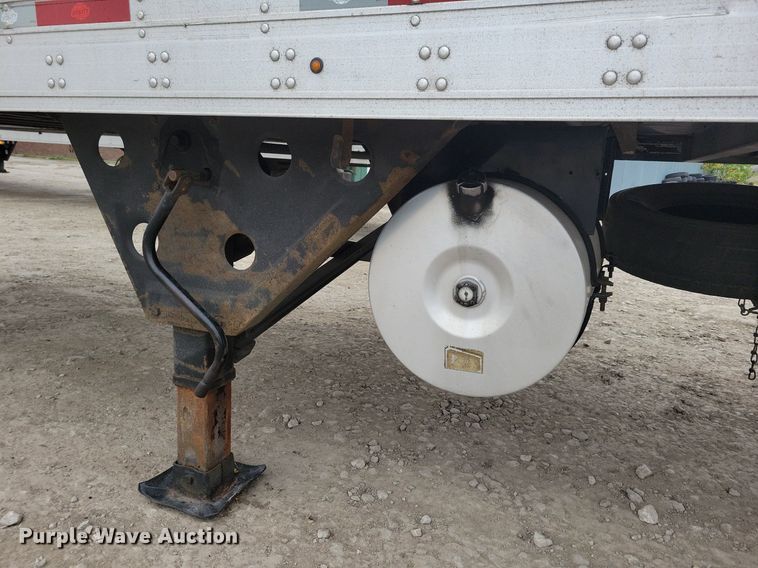 image for item DN4222 2016 Utility 3000R  refrigerated van trailer