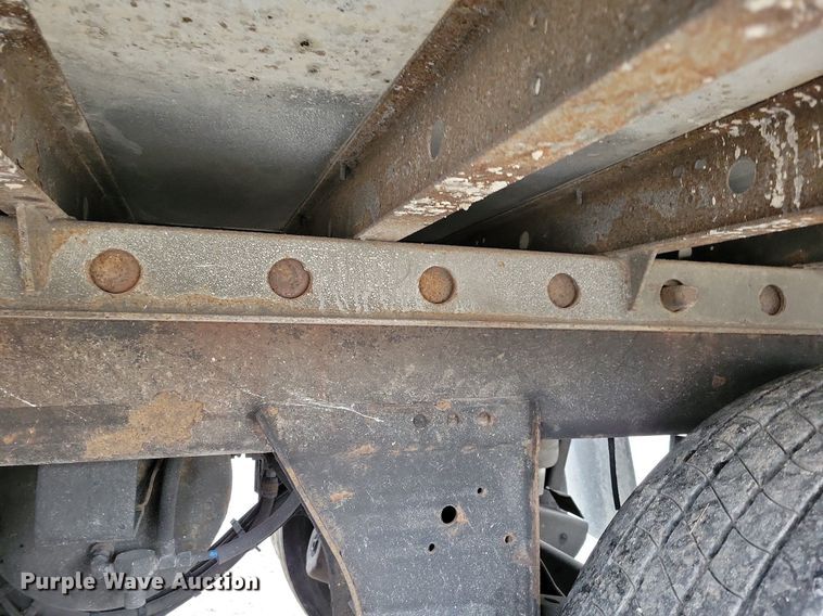 image for item DN4222 2016 Utility 3000R  refrigerated van trailer