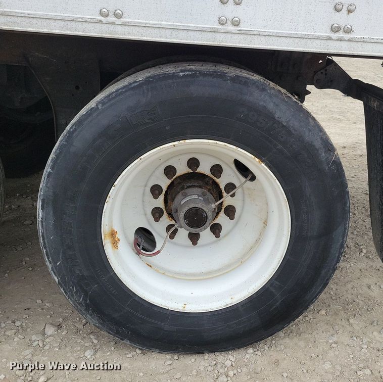 image for item DN4222 2016 Utility 3000R  refrigerated van trailer