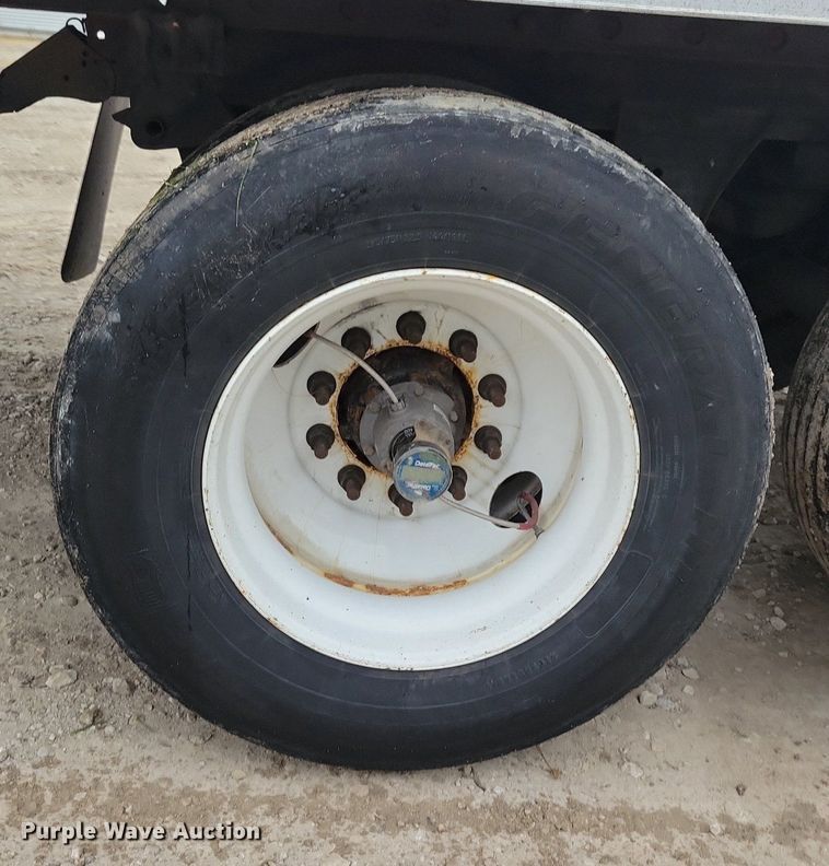 image for item DN4222 2016 Utility 3000R  refrigerated van trailer