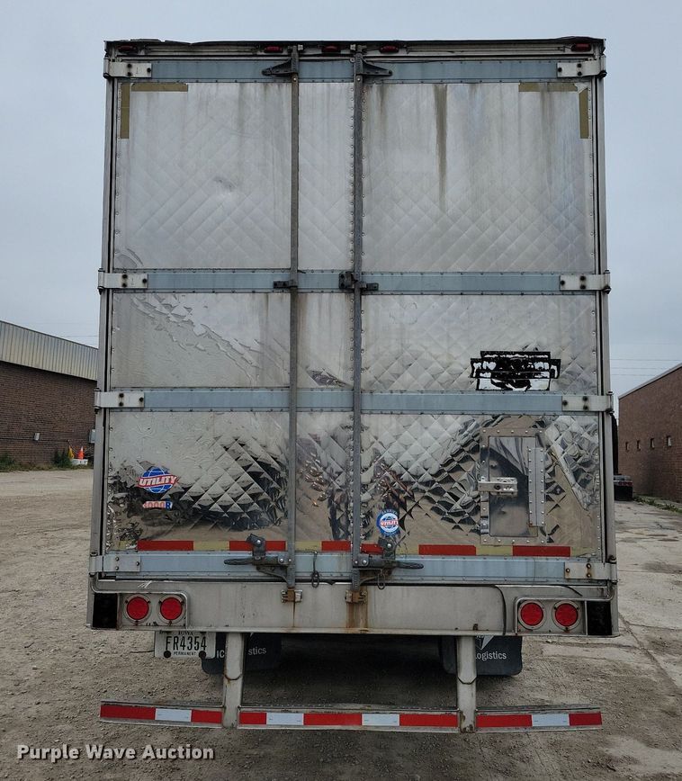 image for item DN4223 2005 Utility 3000R  refrigerated van trailer