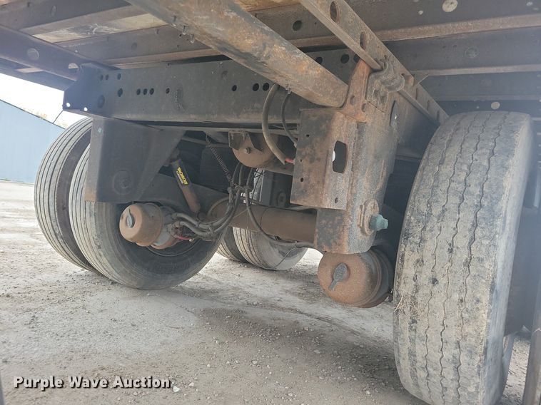 image for item DN4223 2005 Utility 3000R  refrigerated van trailer