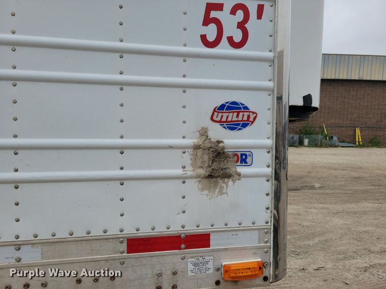 image for item DN4223 2005 Utility 3000R  refrigerated van trailer