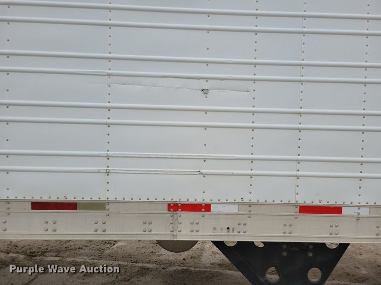 image for item DN4223 2005 Utility 3000R  refrigerated van trailer