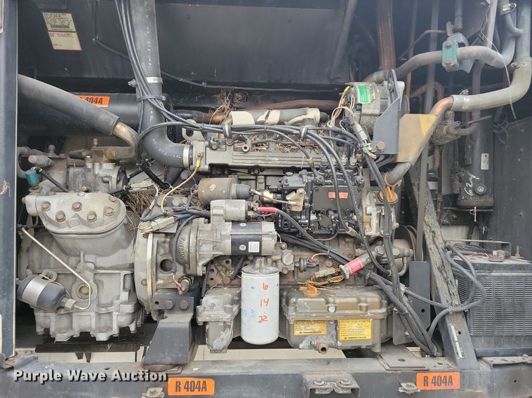 image for item DN4223 2005 Utility 3000R  refrigerated van trailer