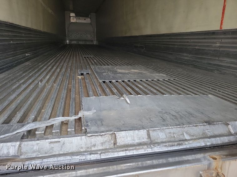 image for item DN4223 2005 Utility 3000R  refrigerated van trailer