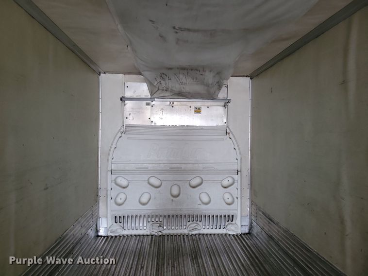 image for item DN4223 2005 Utility 3000R  refrigerated van trailer