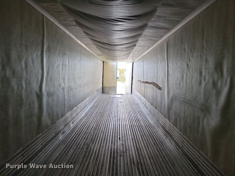 image for item DN4223 2005 Utility 3000R  refrigerated van trailer