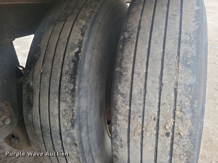 image for item DN4223 2005 Utility 3000R  refrigerated van trailer