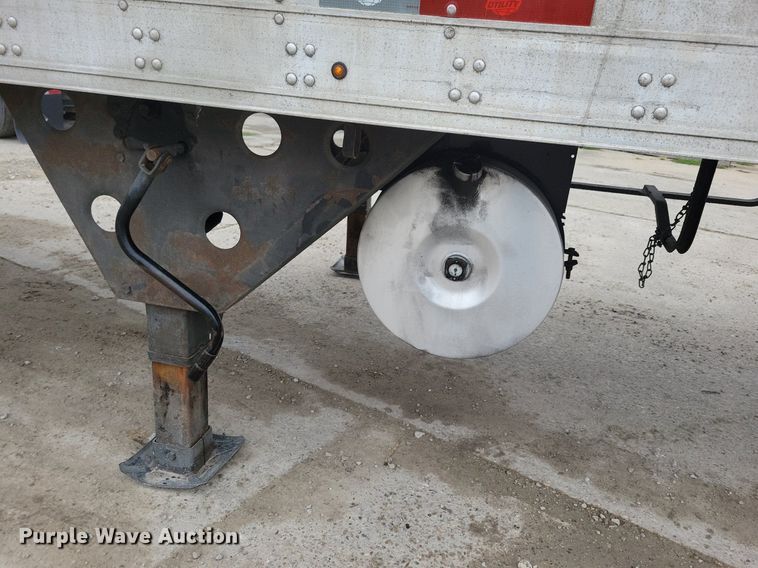 image for item DN4224 2016 Utility 3000R  refrigerated van trailer