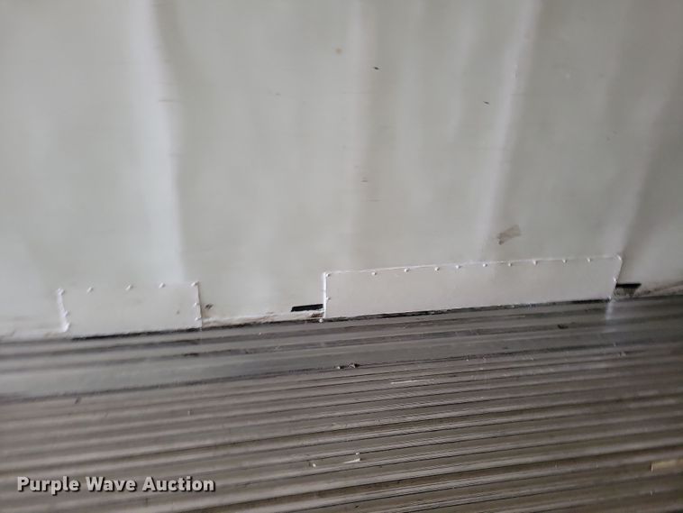 image for item DN4224 2016 Utility 3000R  refrigerated van trailer