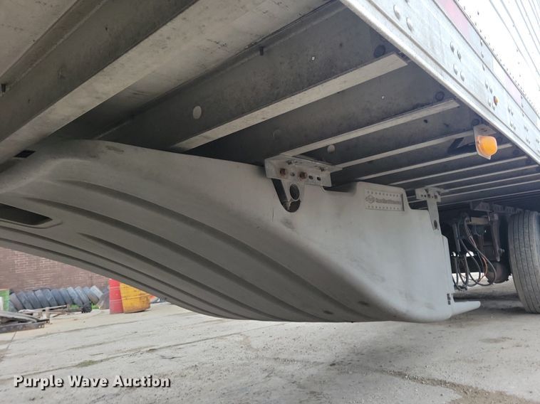 image for item DN4224 2016 Utility 3000R  refrigerated van trailer