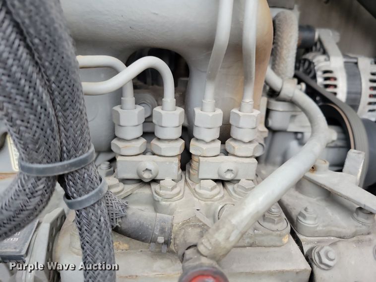 image for item DN4224 2016 Utility 3000R  refrigerated van trailer