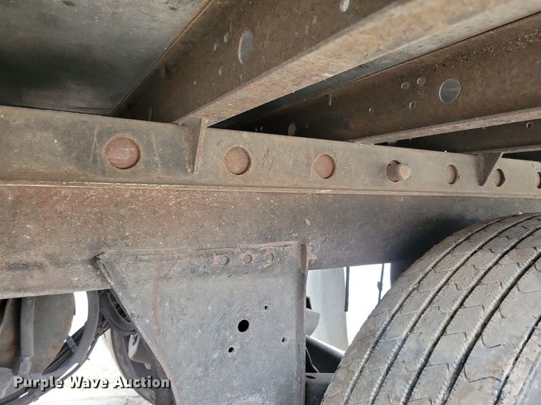 image for item DN4224 2016 Utility 3000R  refrigerated van trailer