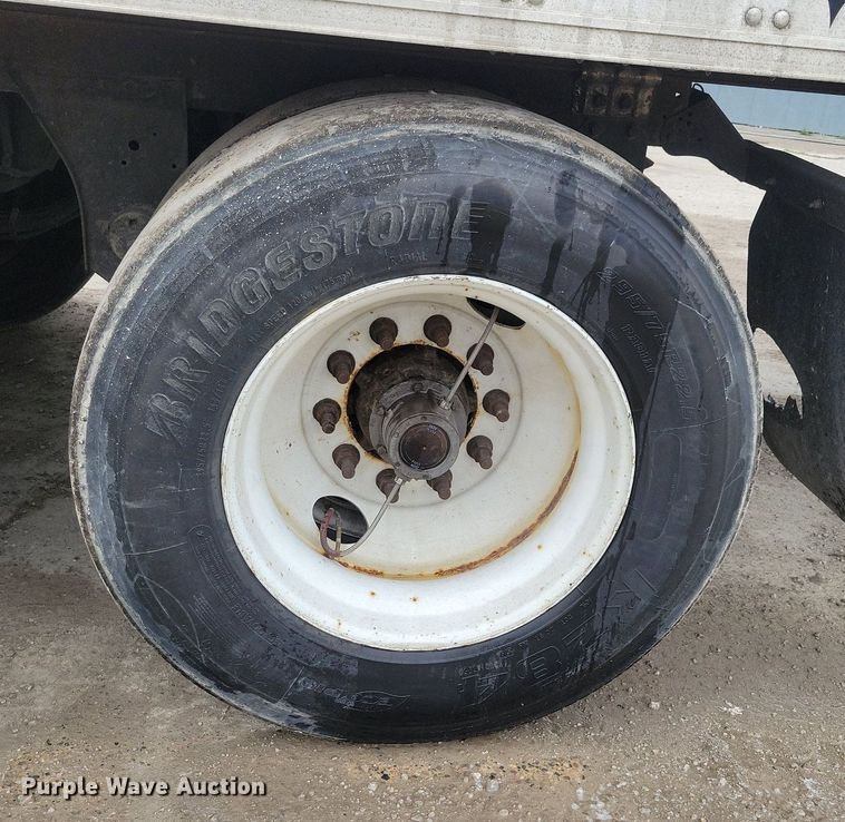 image for item DN4224 2016 Utility 3000R  refrigerated van trailer