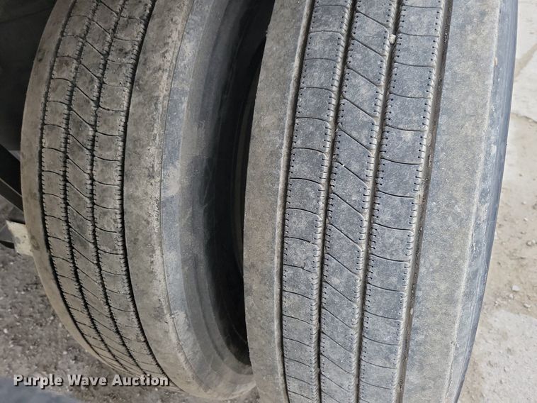 image for item DN4224 2016 Utility 3000R  refrigerated van trailer