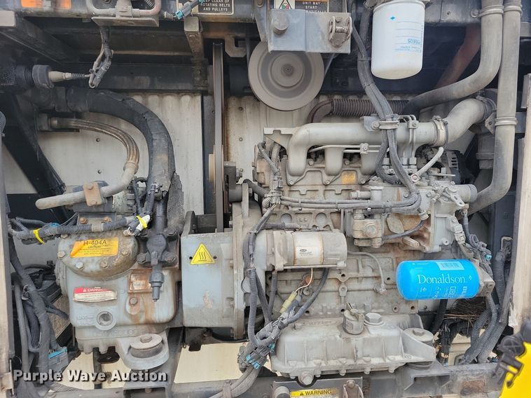 image for item DN4225 2008 Utility 3000R  refrigerated van trailer