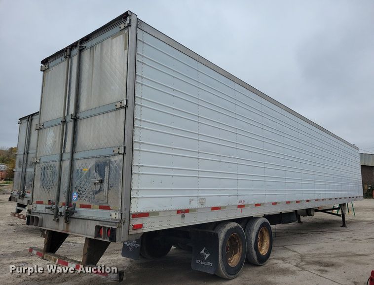 image for item DN4226 2006 Utility 3000R  refrigerated van trailer