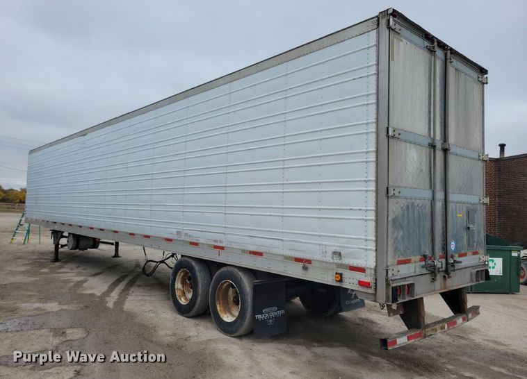image for item DN4226 2006 Utility 3000R  refrigerated van trailer