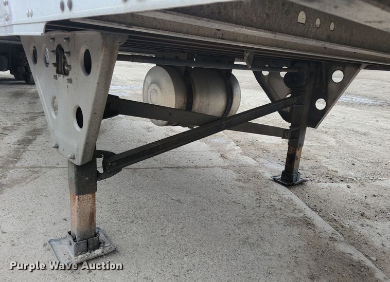 image for item DN4226 2006 Utility 3000R  refrigerated van trailer