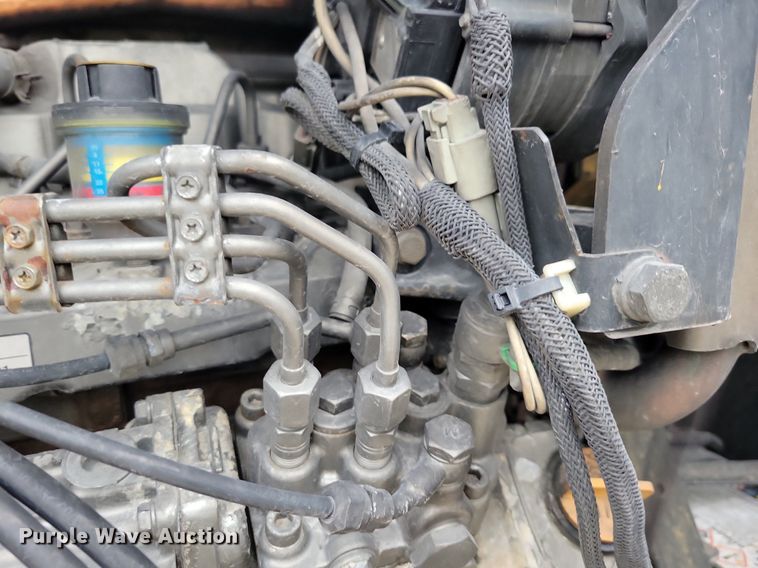 image for item DN4226 2006 Utility 3000R  refrigerated van trailer