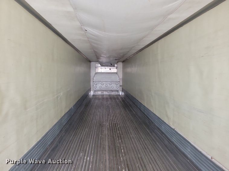 image for item DN4226 2006 Utility 3000R  refrigerated van trailer