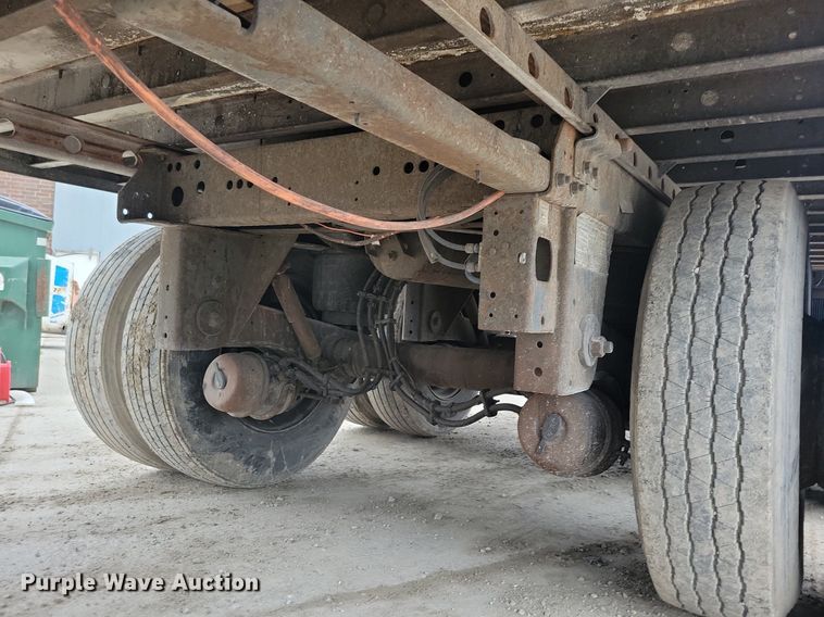 image for item DN4226 2006 Utility 3000R  refrigerated van trailer