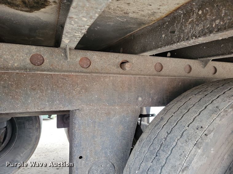 image for item DN4226 2006 Utility 3000R  refrigerated van trailer