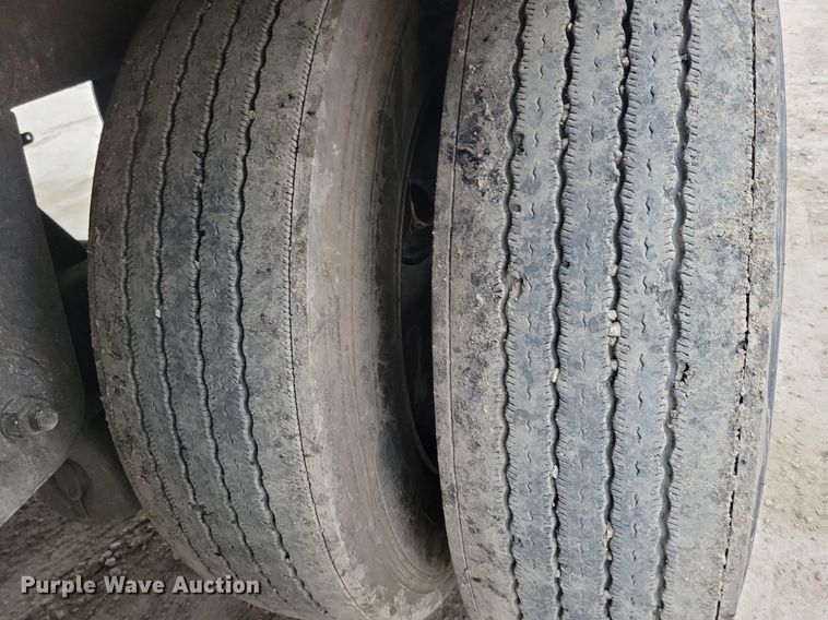 image for item DN4226 2006 Utility 3000R  refrigerated van trailer