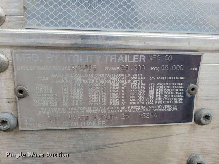 image for item DN4226 2006 Utility 3000R  refrigerated van trailer