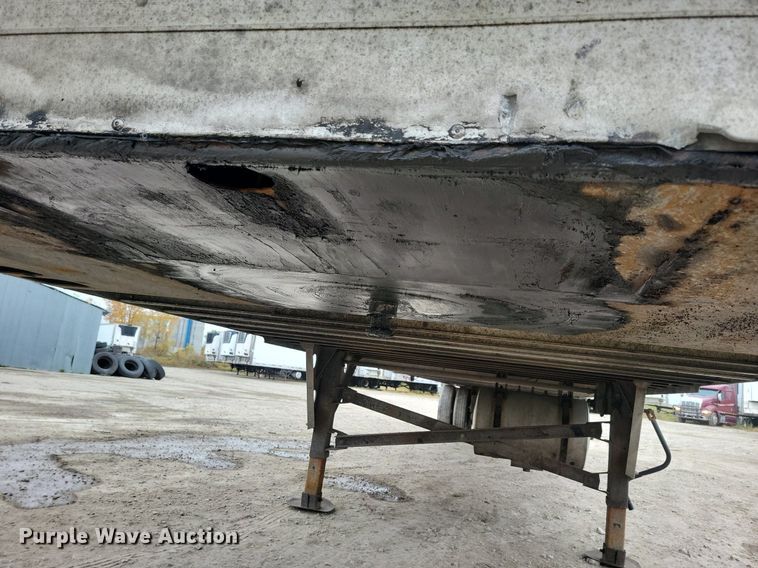 image for item DN4227 2006 Utility 3000R  refrigerated van trailer