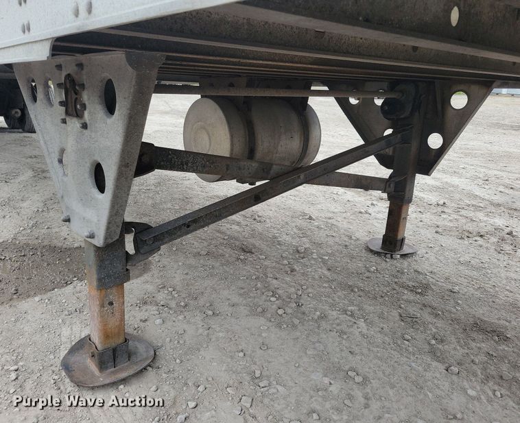 image for item DN4227 2006 Utility 3000R  refrigerated van trailer