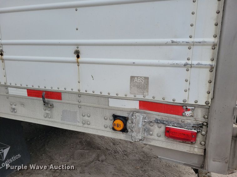 image for item DN4227 2006 Utility 3000R  refrigerated van trailer