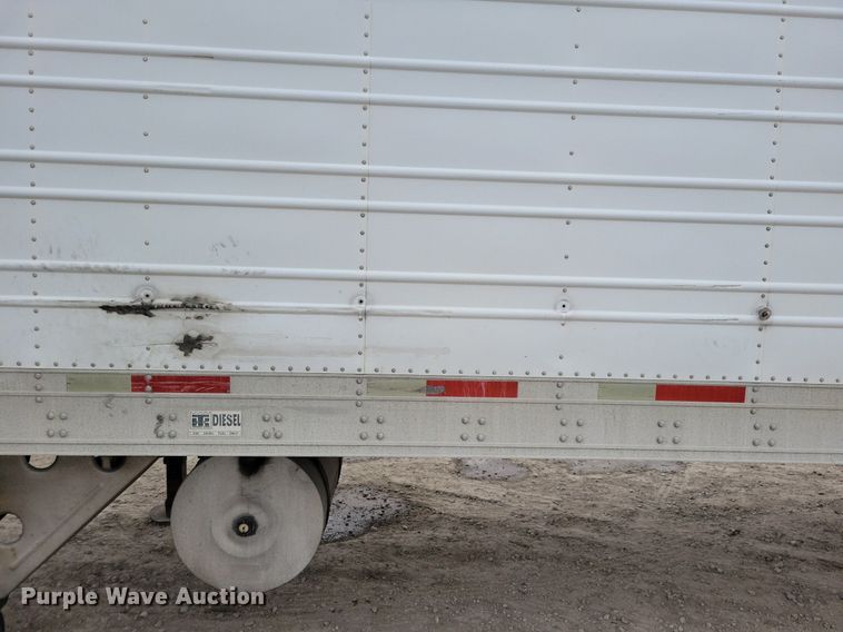 image for item DN4227 2006 Utility 3000R  refrigerated van trailer