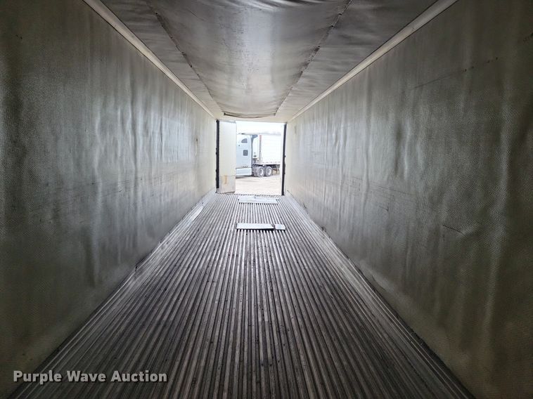 image for item DN4227 2006 Utility 3000R  refrigerated van trailer