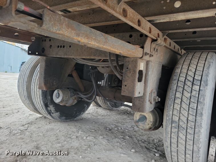 image for item DN4227 2006 Utility 3000R  refrigerated van trailer