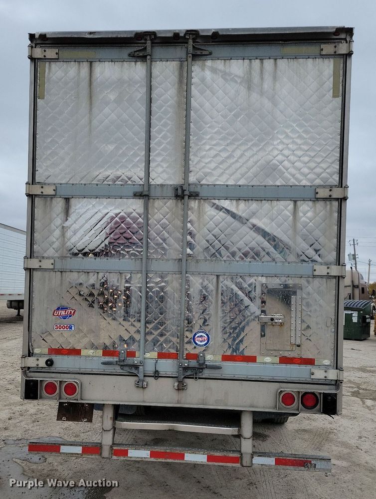 image for item DN4229 2016 Utlity 3000R  refrigerated van trailer