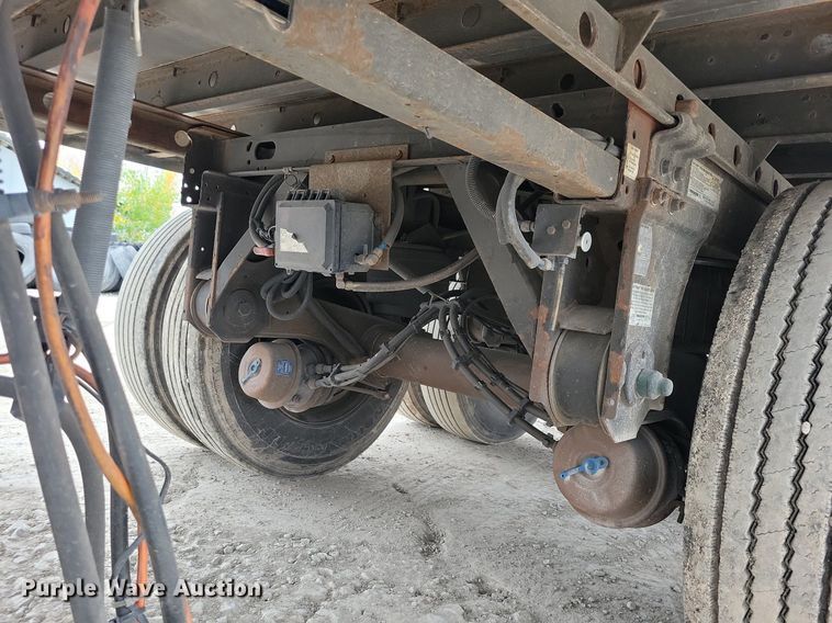 image for item DN4229 2016 Utlity 3000R  refrigerated van trailer