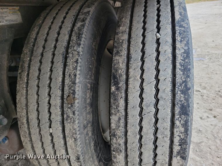 image for item DN4229 2016 Utlity 3000R  refrigerated van trailer