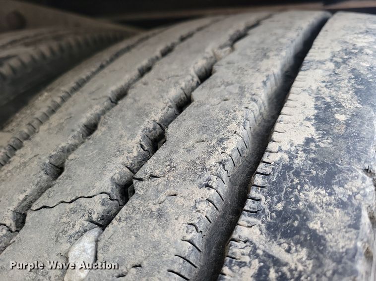 image for item DN4229 2016 Utlity 3000R  refrigerated van trailer