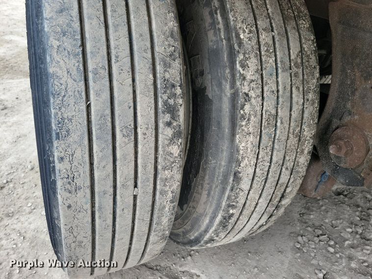 image for item DN4229 2016 Utlity 3000R  refrigerated van trailer